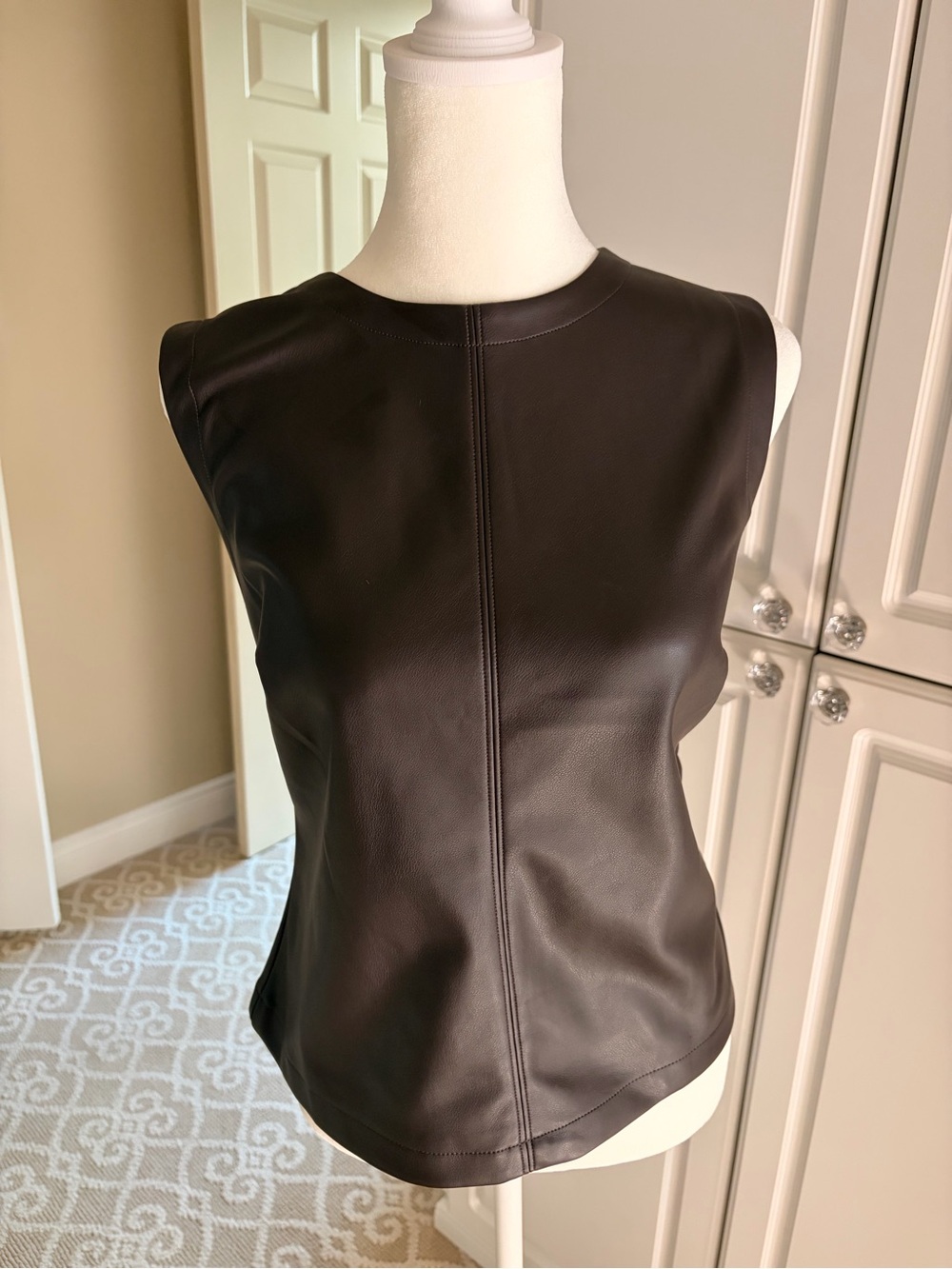 GapSleeveless Faux Leather Shell Top - Black